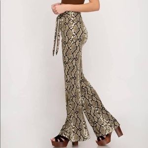 She & Sky Snake Lightweight Flares